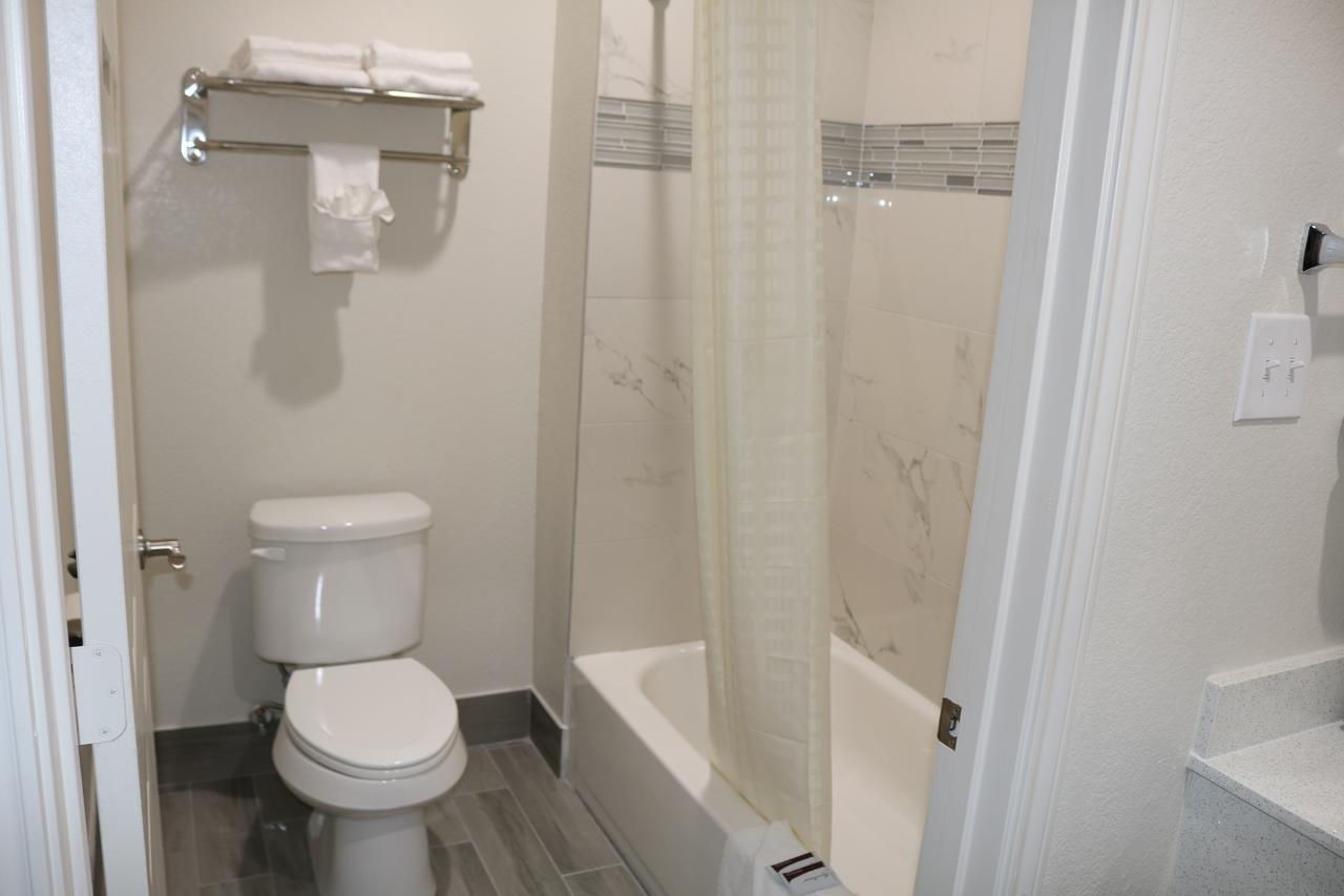 האמבל Scottish Inn & Suites - Iah Airport מראה חיצוני תמונה