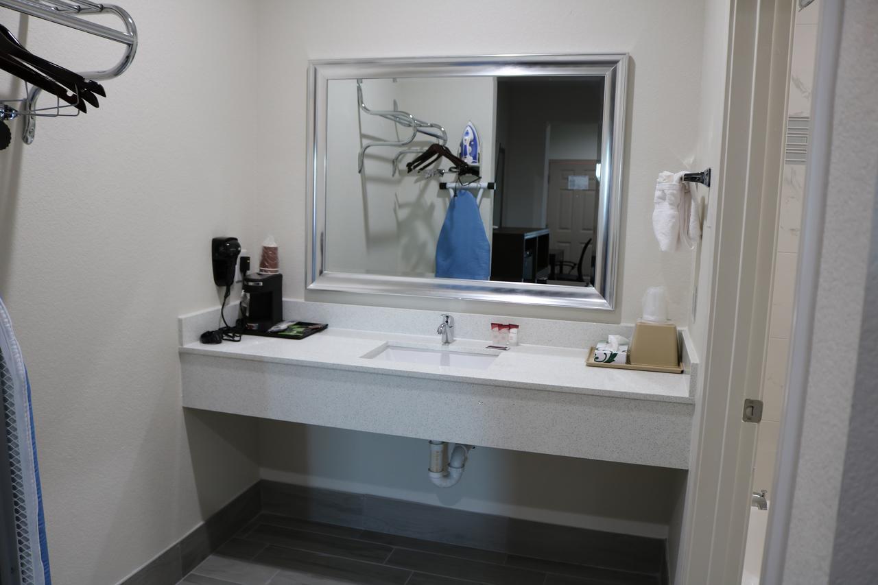 האמבל Scottish Inn & Suites - Iah Airport מראה חיצוני תמונה