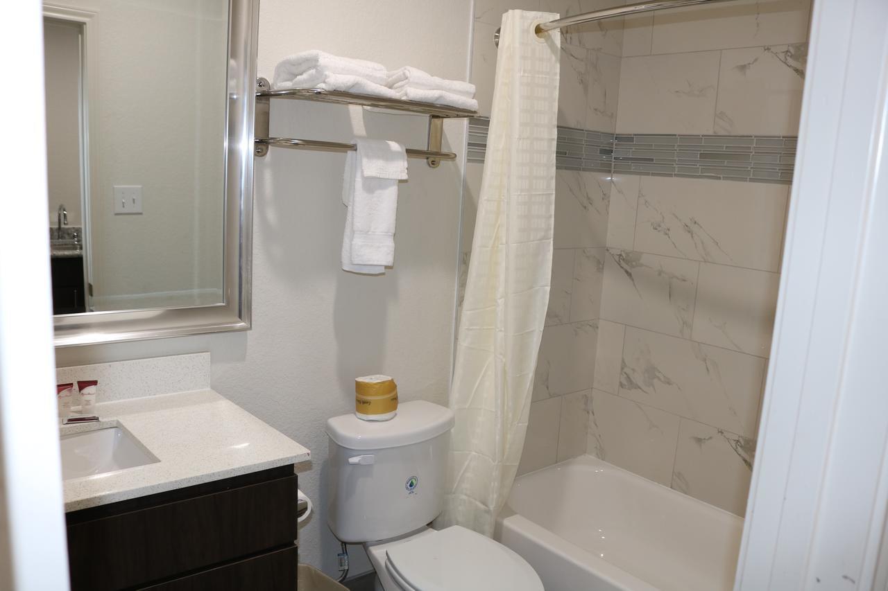 האמבל Scottish Inn & Suites - Iah Airport מראה חיצוני תמונה