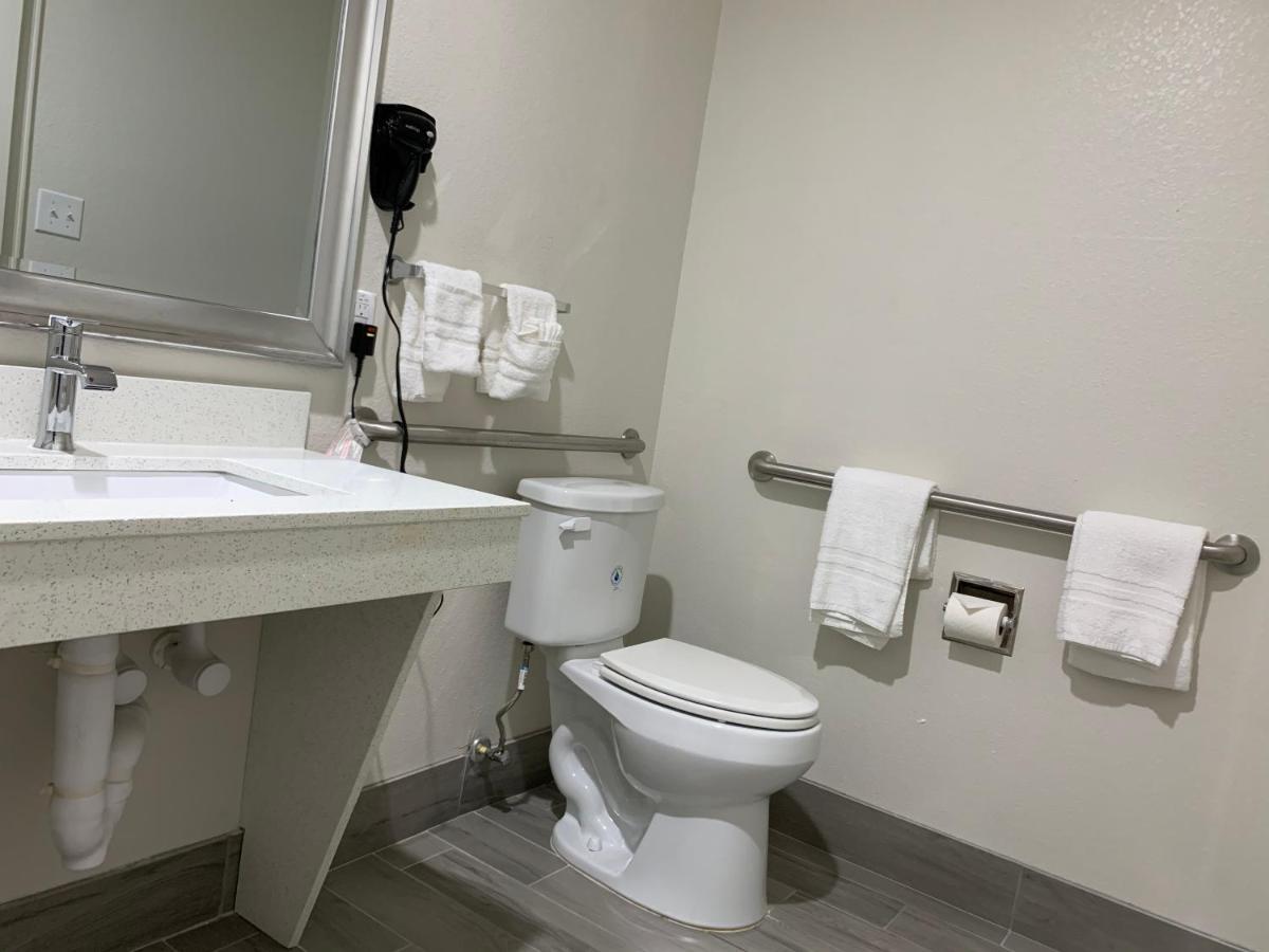 האמבל Scottish Inn & Suites - Iah Airport מראה חיצוני תמונה